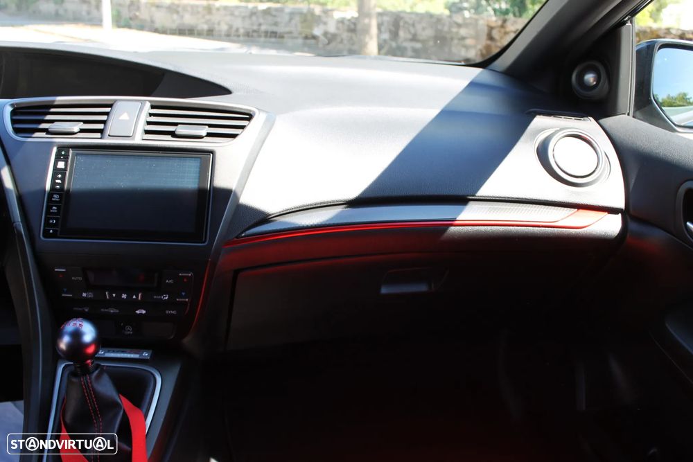 Honda Civic 2.0 VTEC Turbo Type R - 23