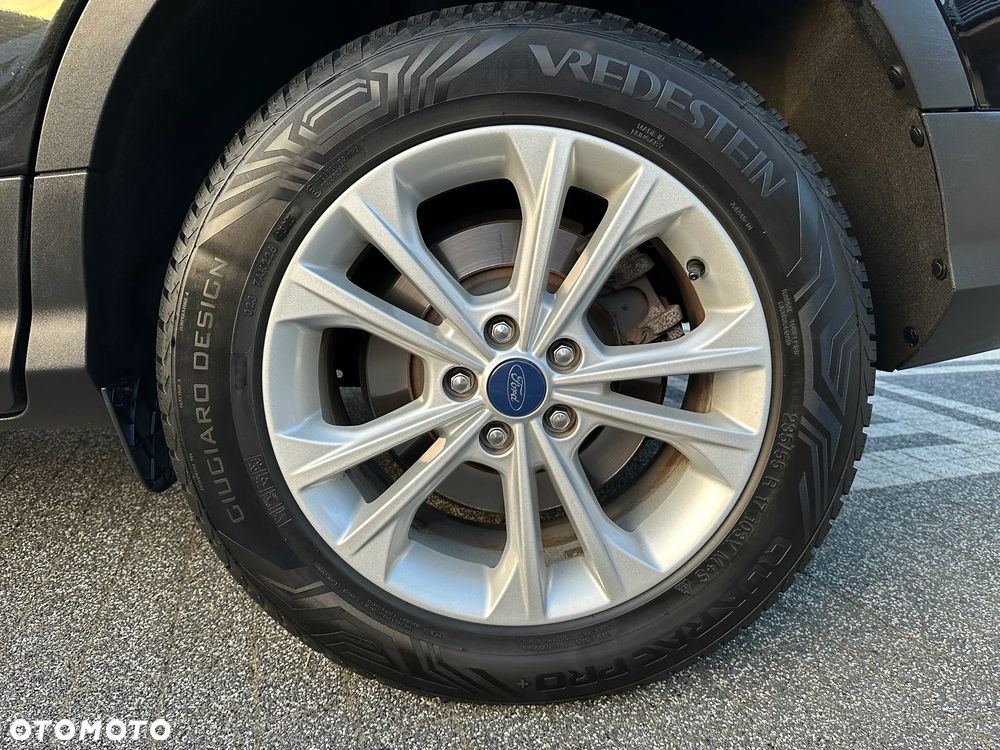 Ford Kuga 1.5 EcoBoost 2x4 Titanium - 35