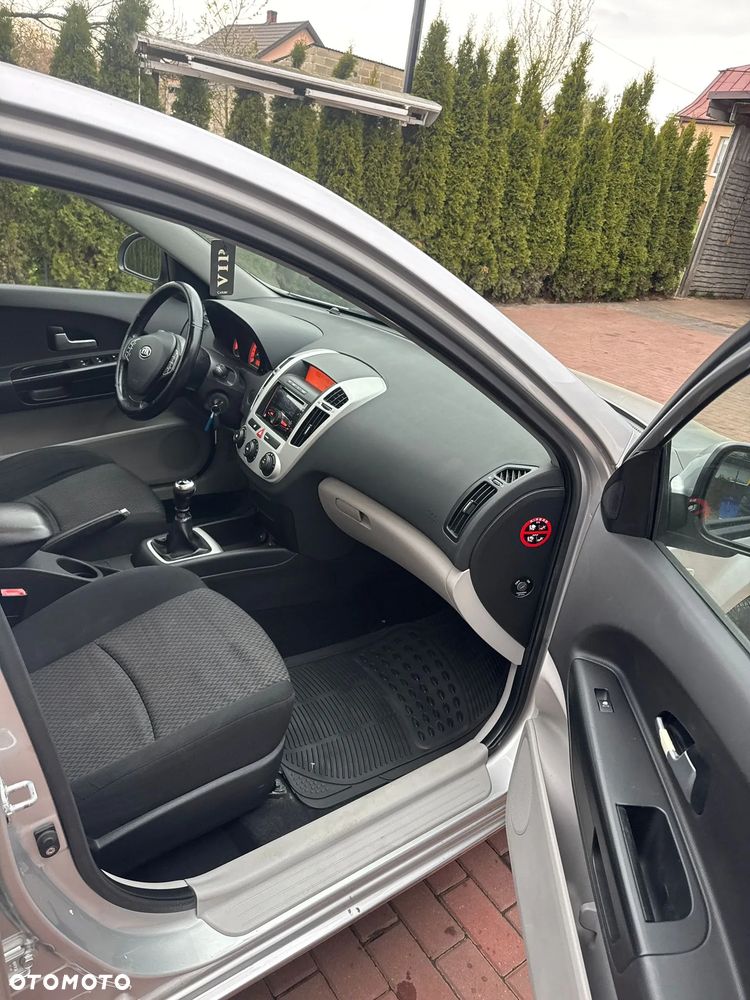 Kia Ceed 1.4 Comfort - 17