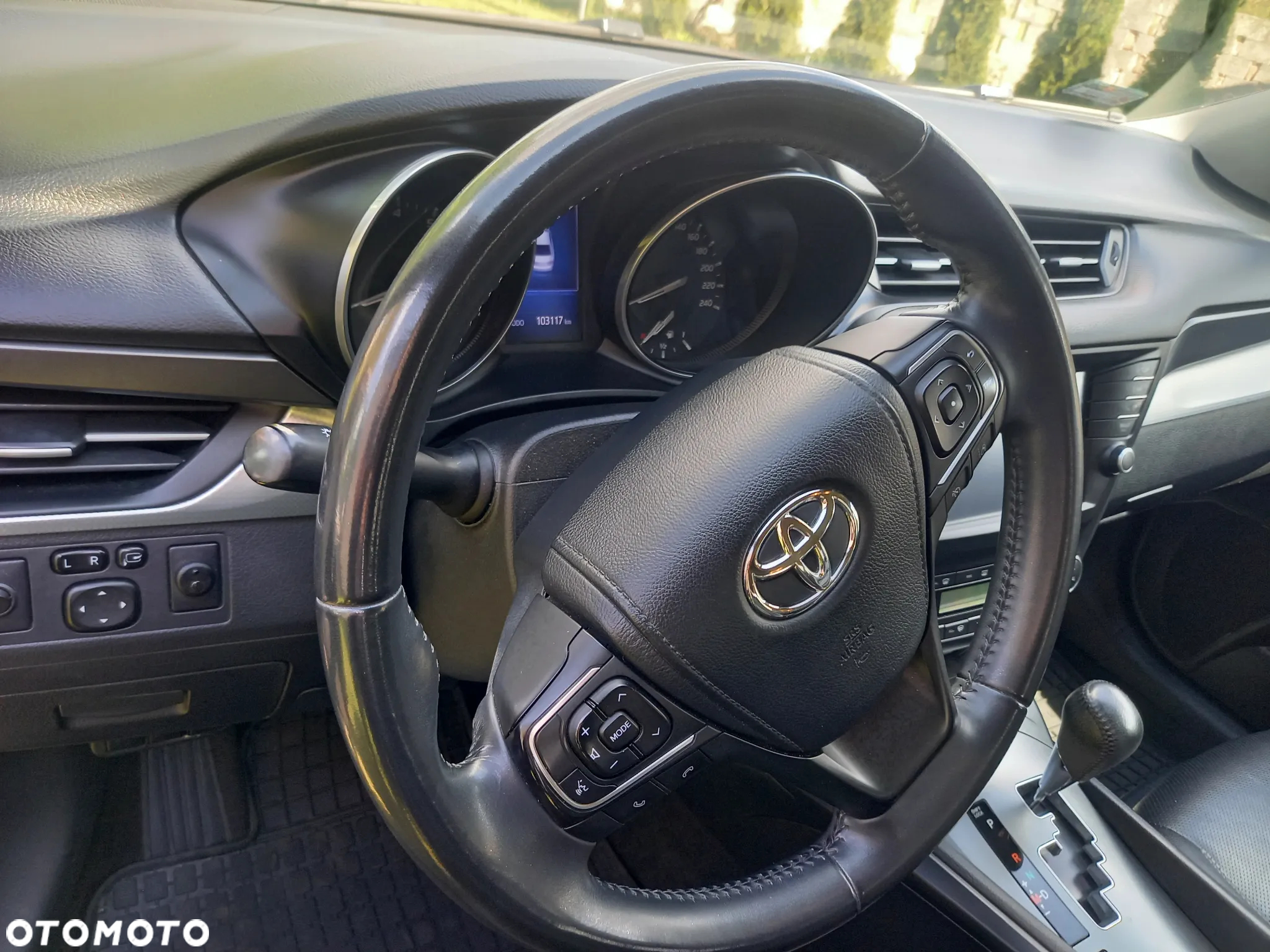 Toyota Avensis - 12