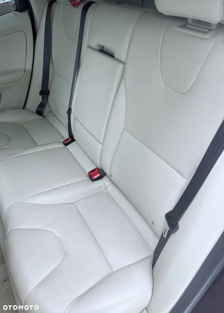Volvo XC 60 T5 AWD Summum - 3