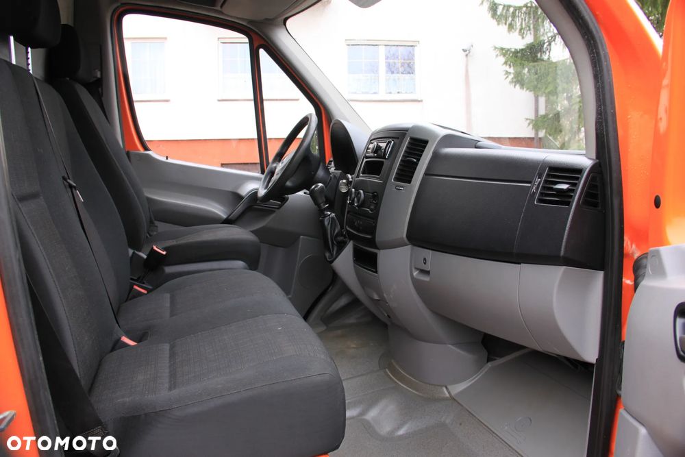 Mercedes-Benz Sprinter - 11