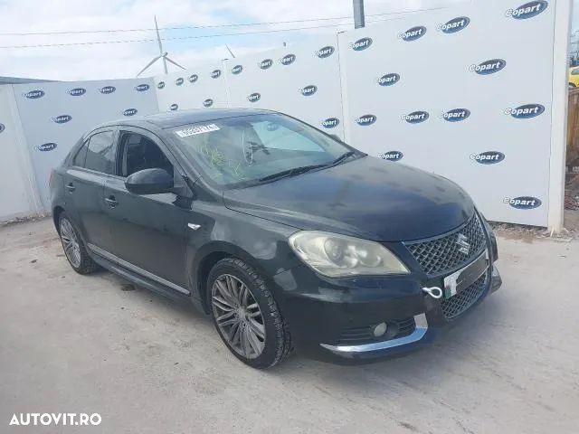 Dezmembrez suzuki Kizashi - 2