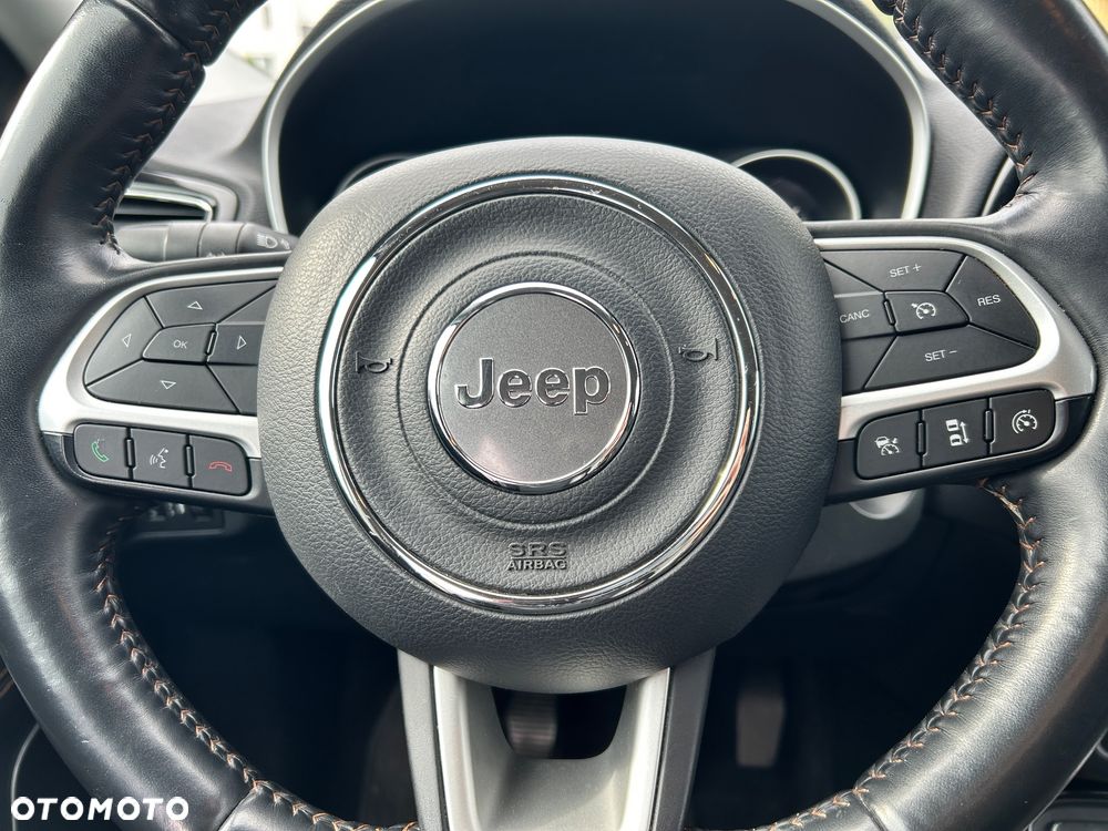 Jeep Compass - 25