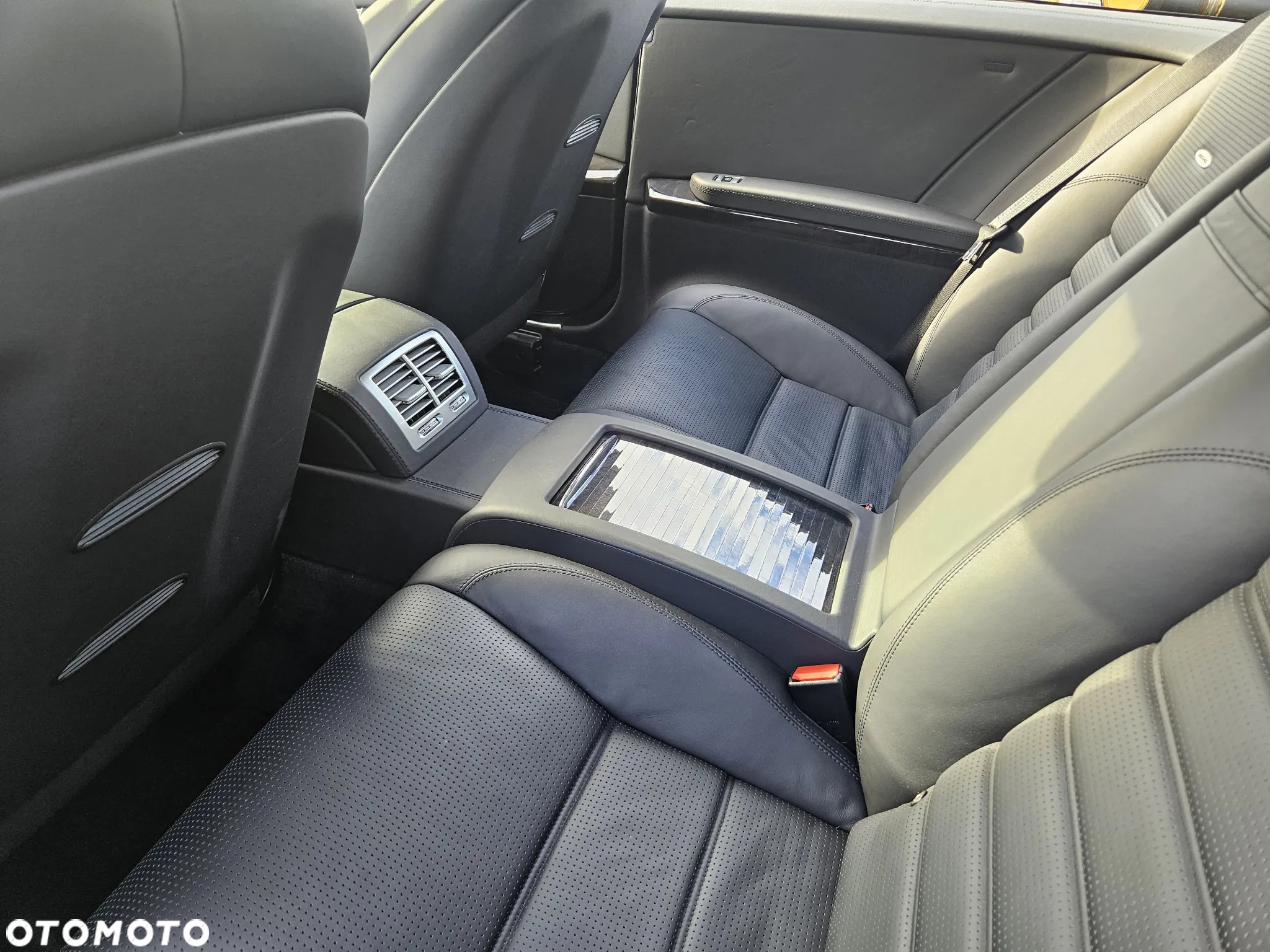 Mercedes-Benz CL 63 AMG 7G-TRONIC - 26