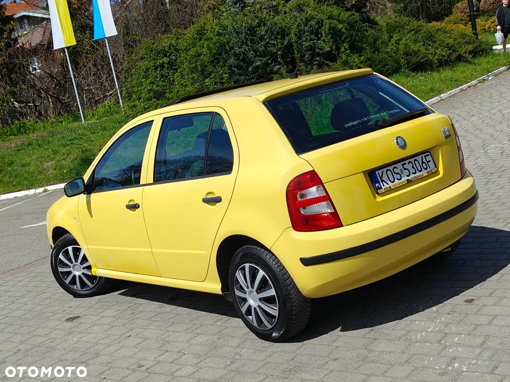 Skoda Fabia 1.2 HTP Sport - 2