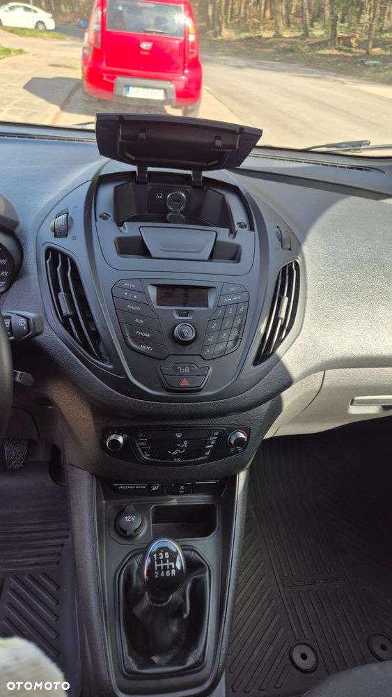 Ford Transit Courier - 7