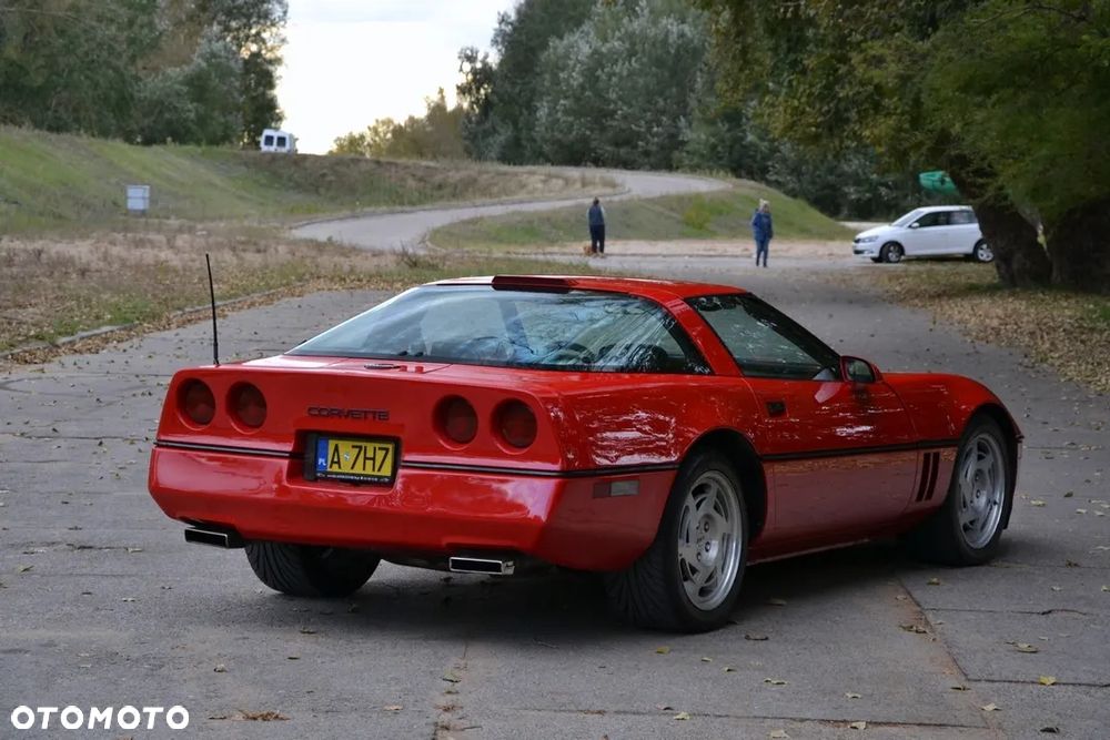 Chevrolet Corvette - 10