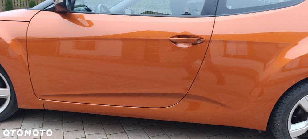 Hyundai Veloster - 2