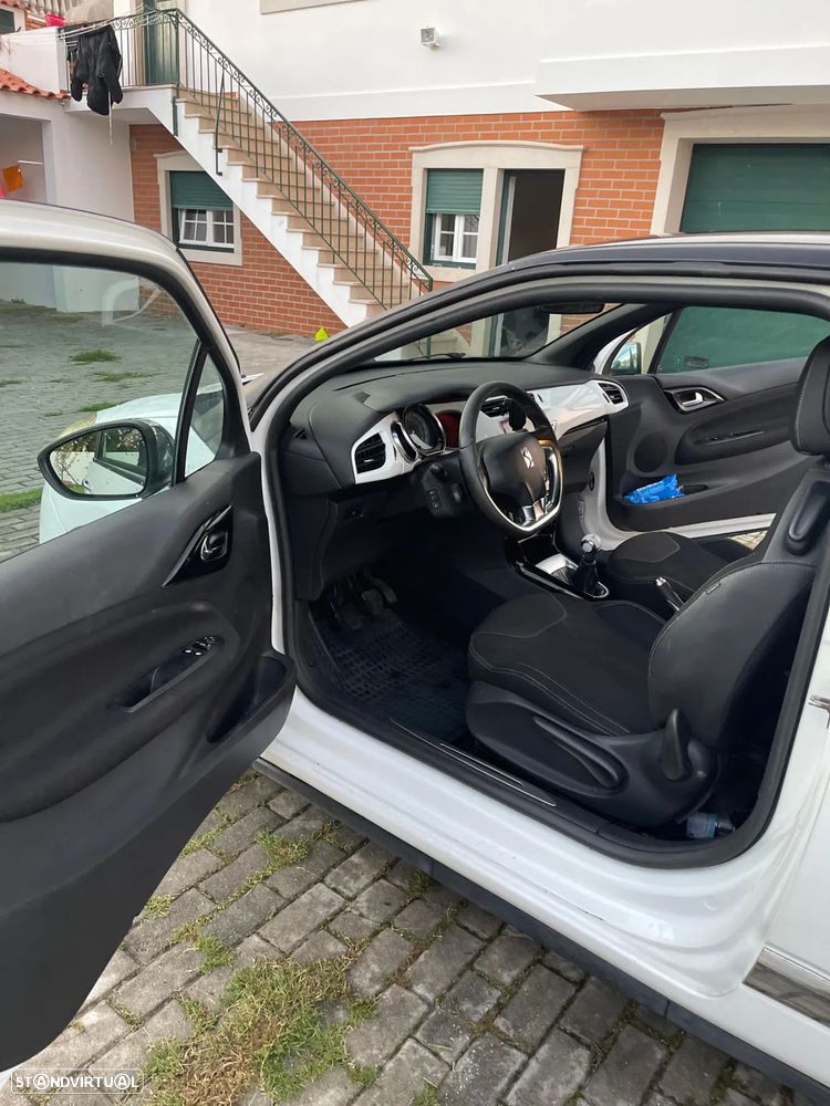 Citroën DS3 1.6 e-HDi So Chic - 11