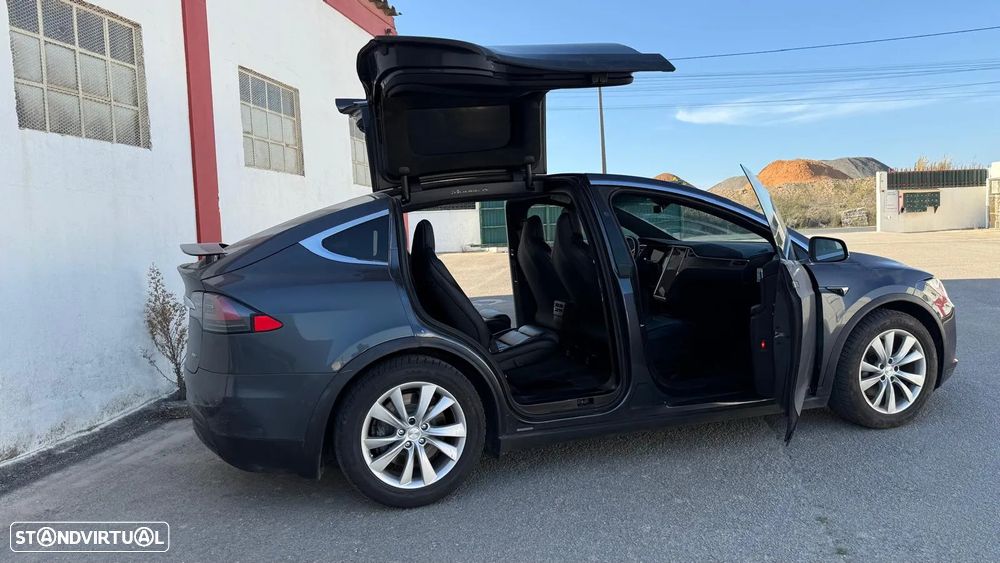 Tesla Model X 90D AWD - 3