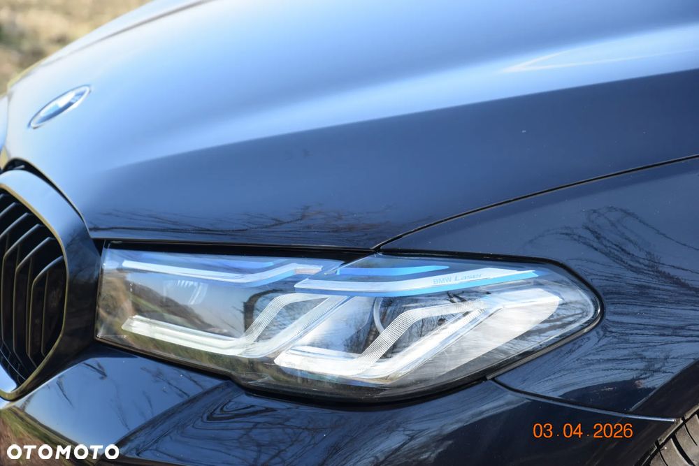 BMW Seria 5 M550i xDrive sport - 29