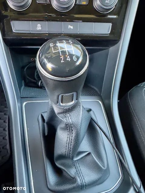 Volkswagen Touran 1.4 TSI BMT Comfortline - 19