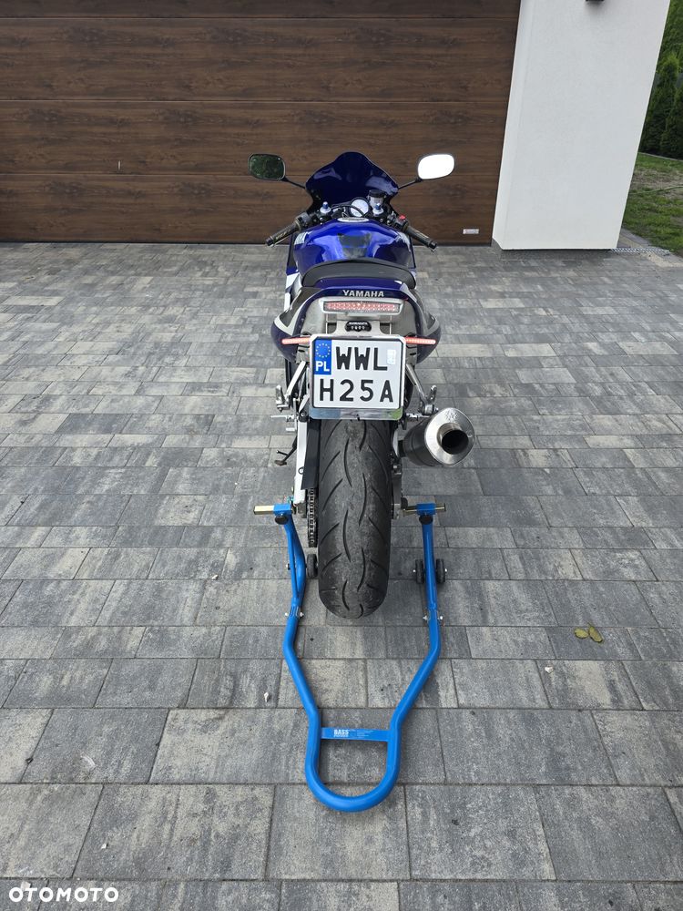 Yamaha R6 - 4