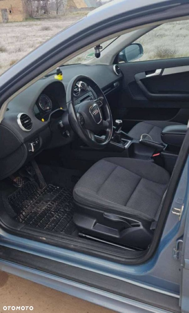 Audi A3 Sportback 1.6 TDI DPF Attraction - 7