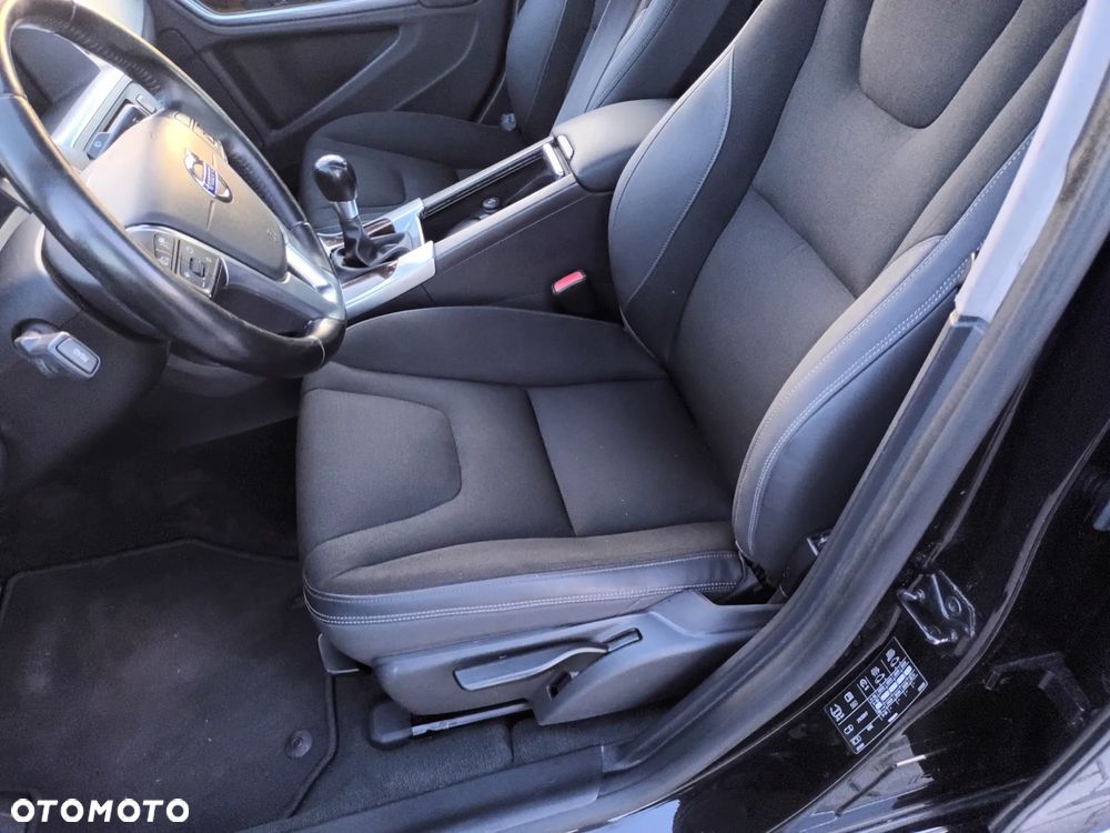 Volvo S60 2.0T R-Design - 9