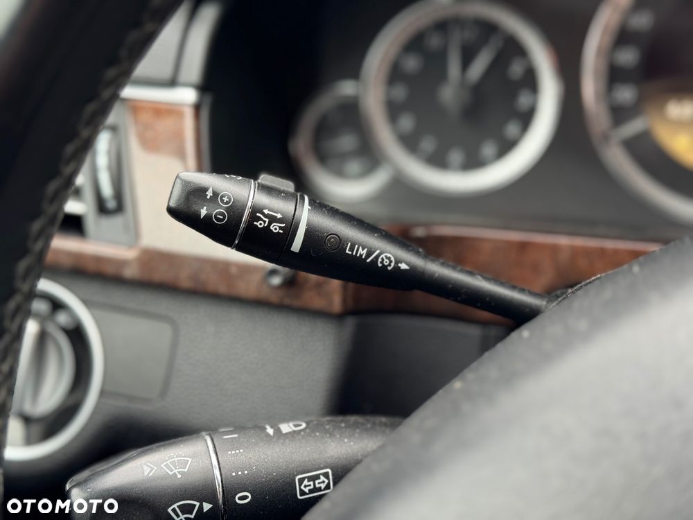 Mercedes-Benz Klasa E 250 CGI BlueEffICIENCY Elegance - 26