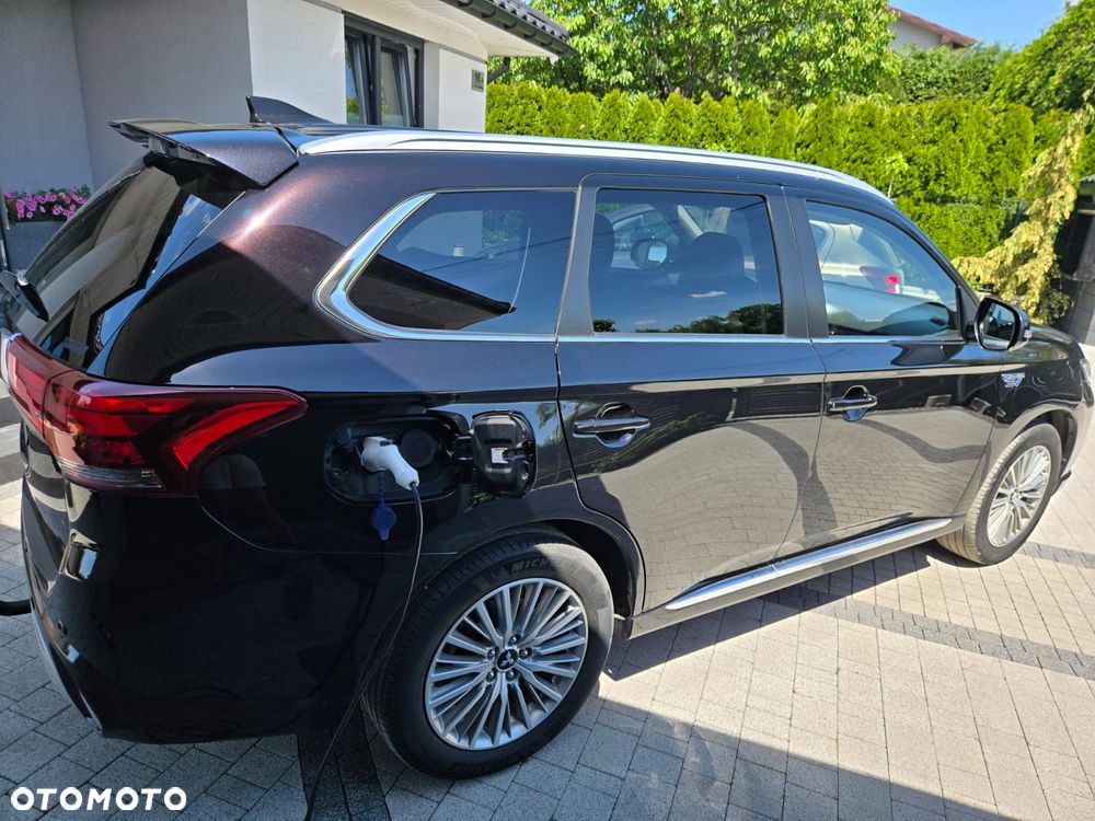 Mitsubishi Outlander Intense + - 24