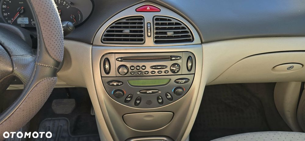 Citroën C5 2.0i 16V SX - 11