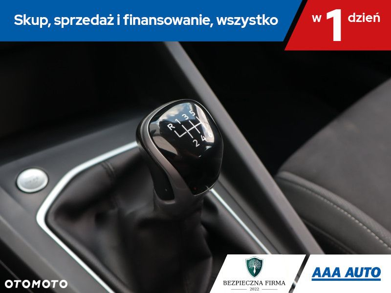 Volkswagen Golf - 17