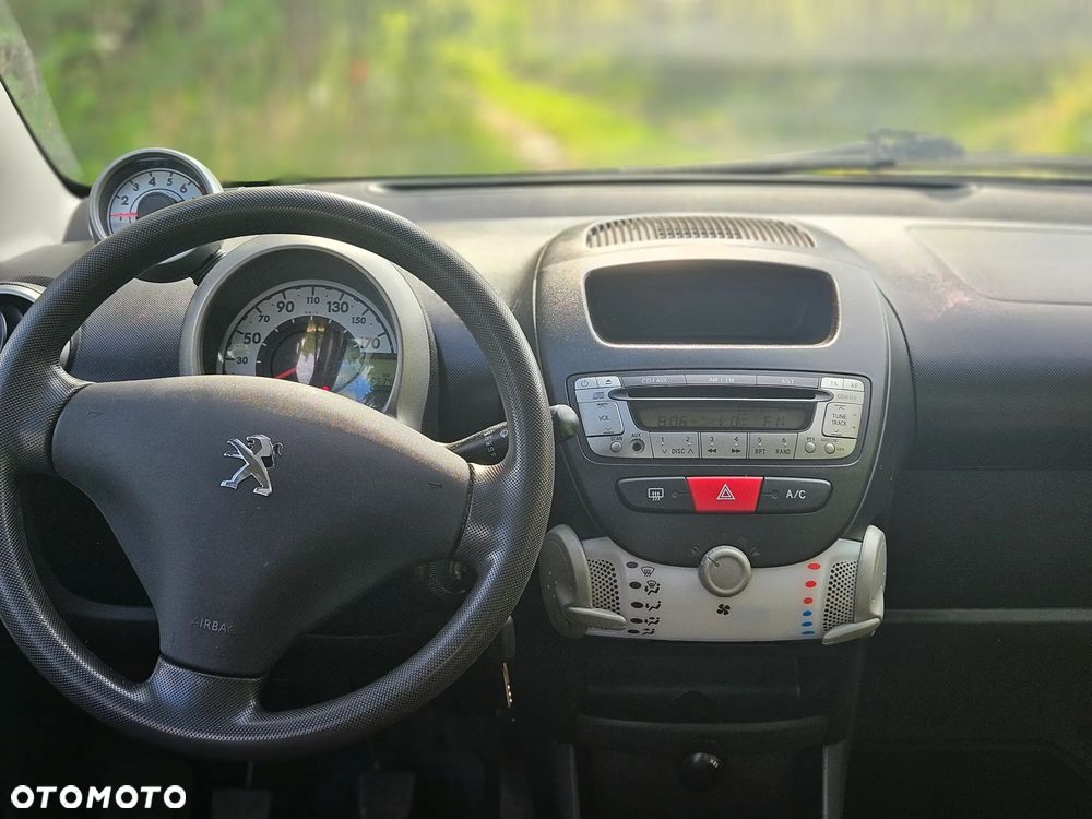 Peugeot 107 1.0 Trendy - 12