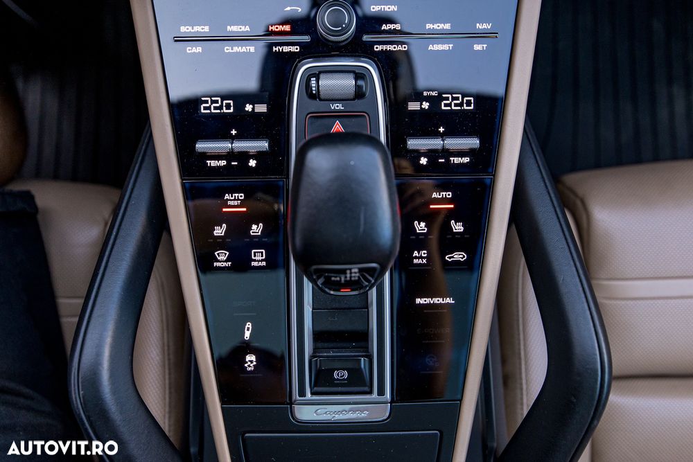 Porsche Cayenne - 32