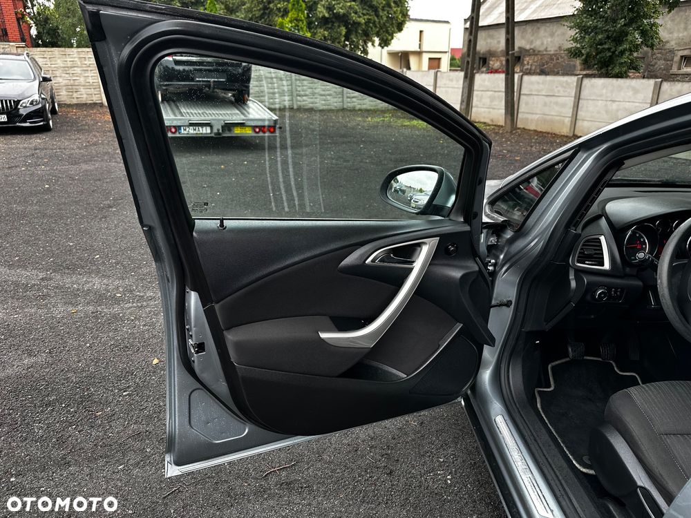 Opel Astra 1.4 150 Jahre - 12