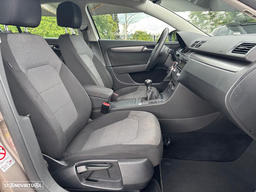 VW Passat 1.6 TDI BlueMotion - 8