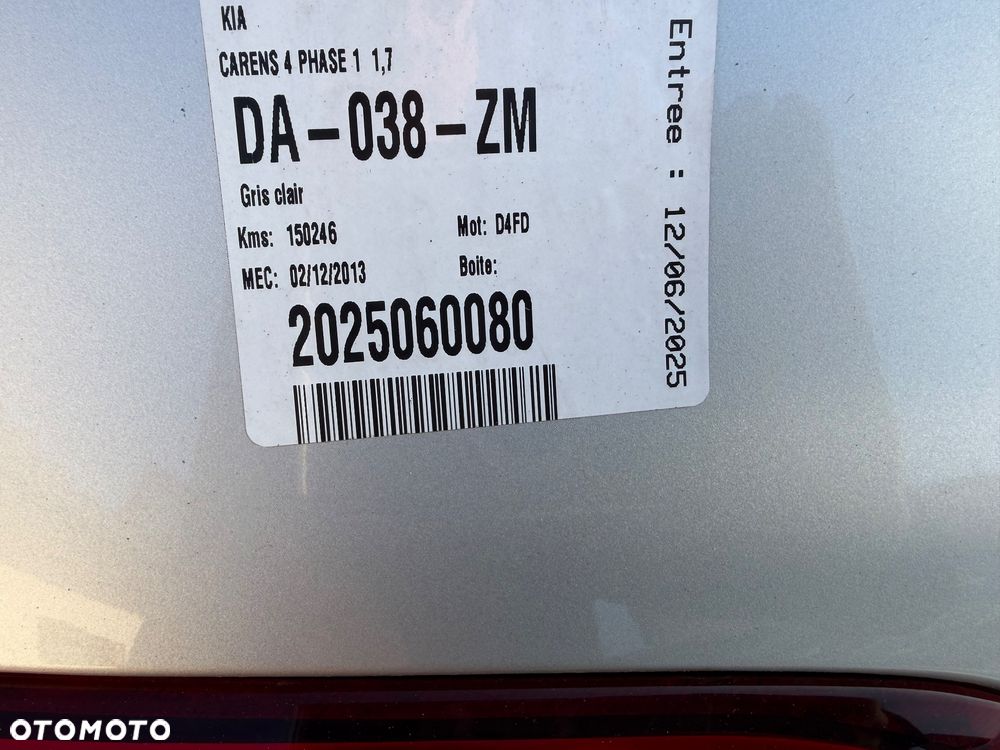 Kia Carens 1.7 CRDi 115 Dream-Team Edition - 14