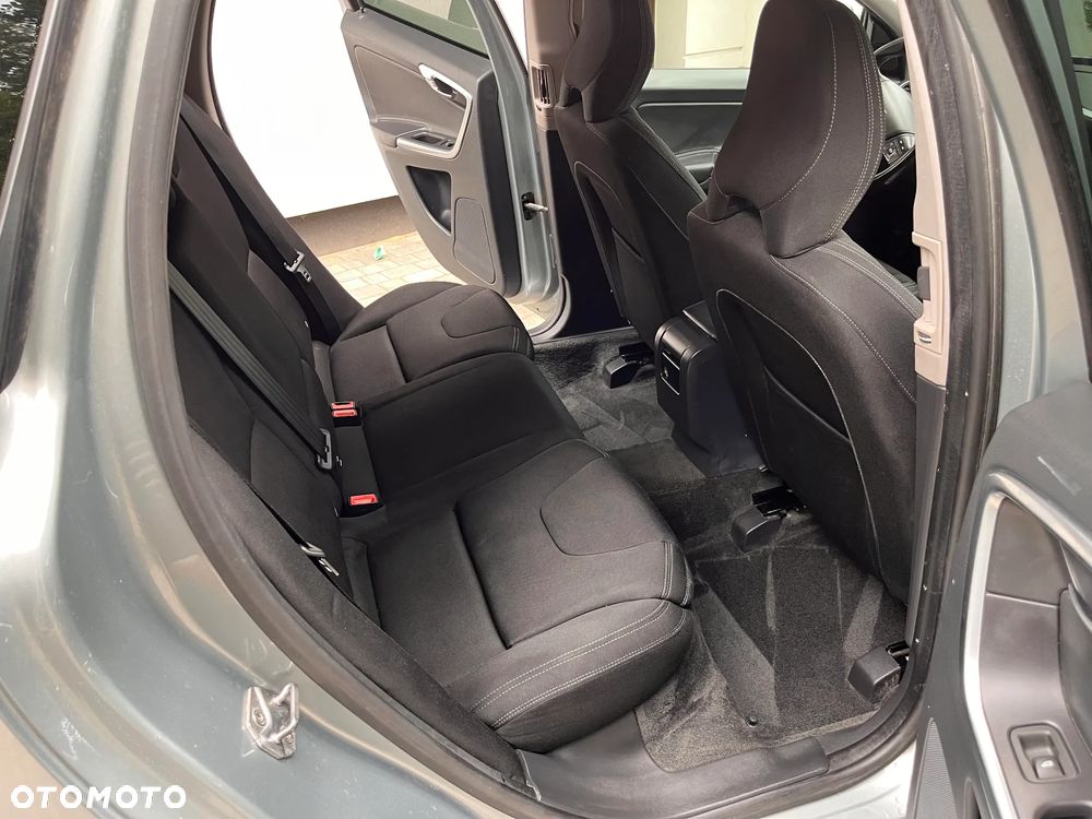 Volvo XC 60 D4 Drive-E Momentum - 12