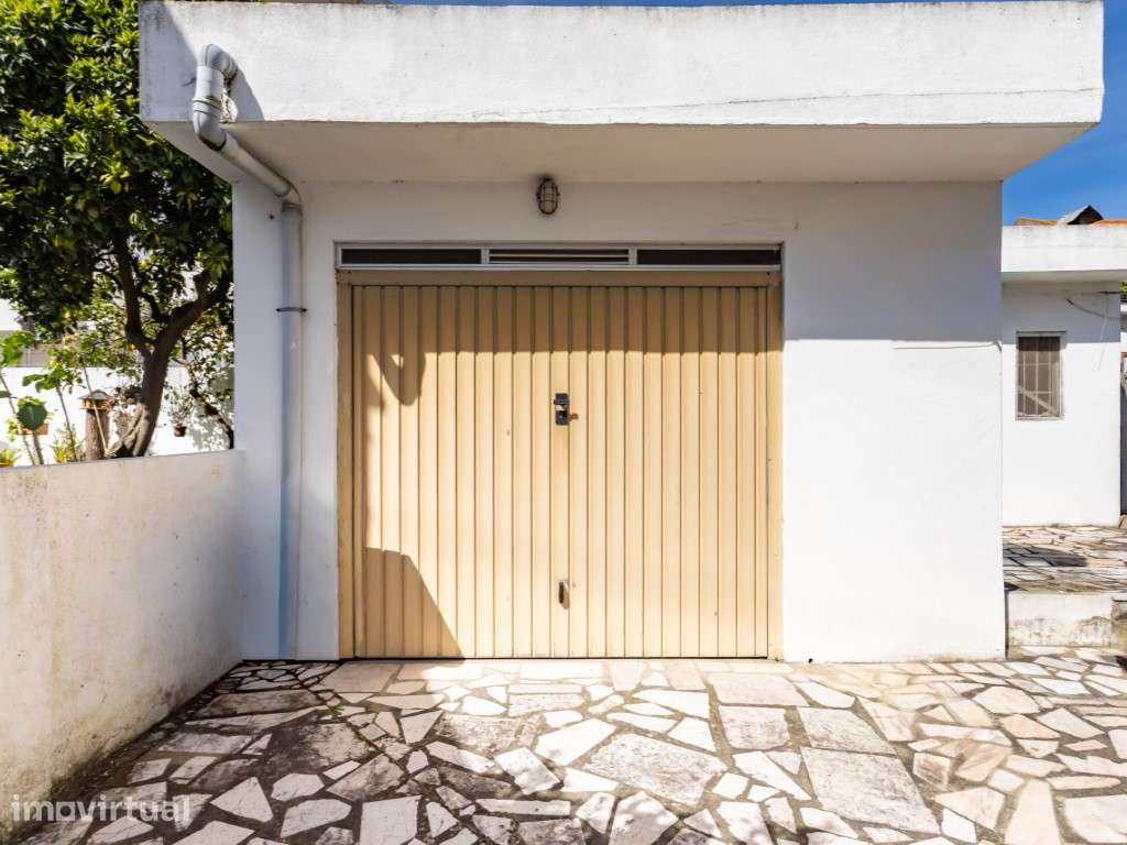 Moradia T3 térrea com garagem e espaço exterior em São João da Talha - Grande imagem: 5/29