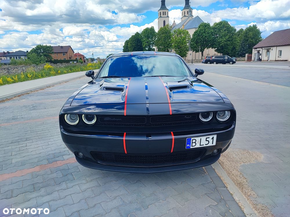 Dodge Challenger - 10