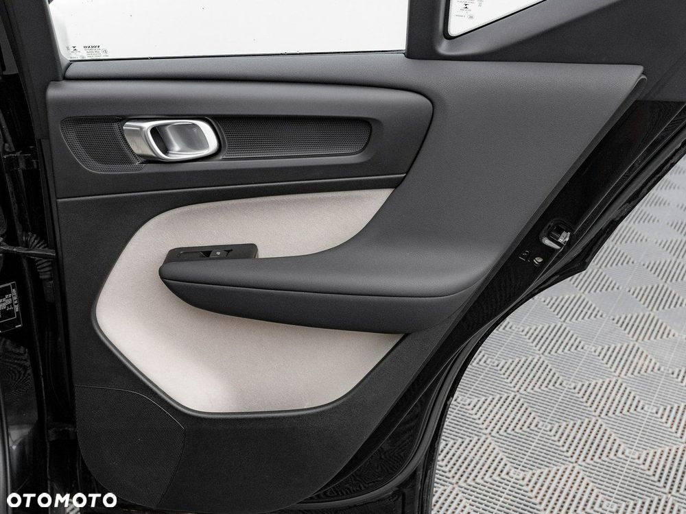 Volvo XC 40 - 30