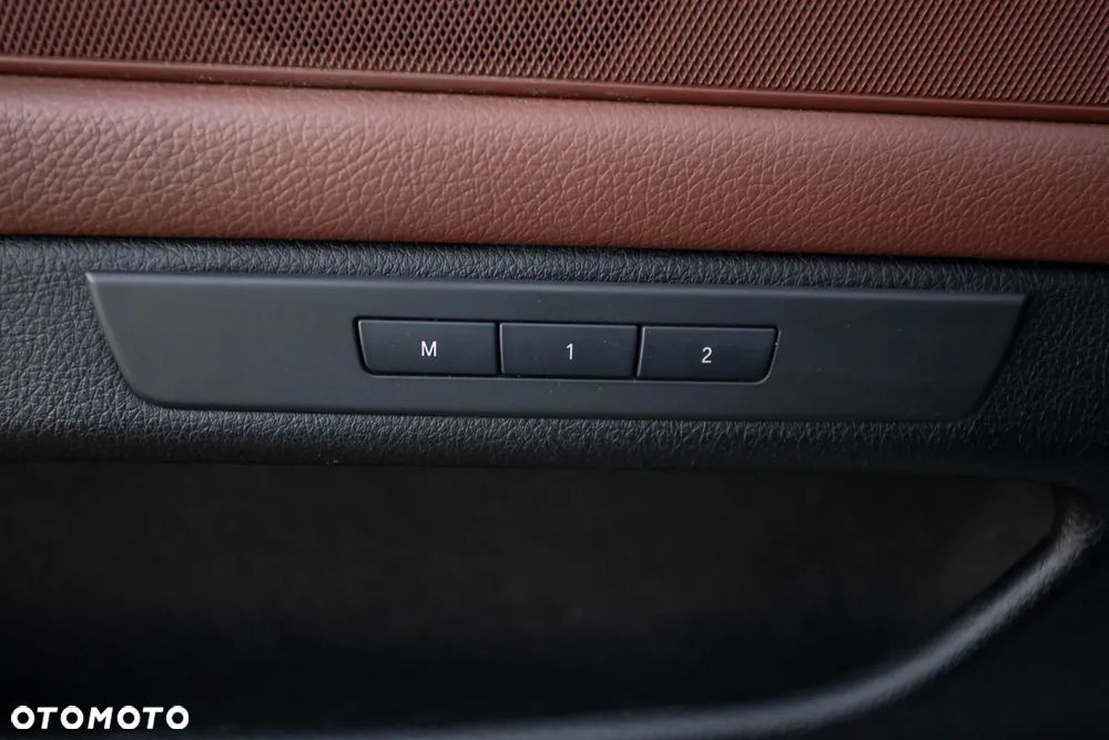 BMW Seria 5 520d Sport-Aut - 30