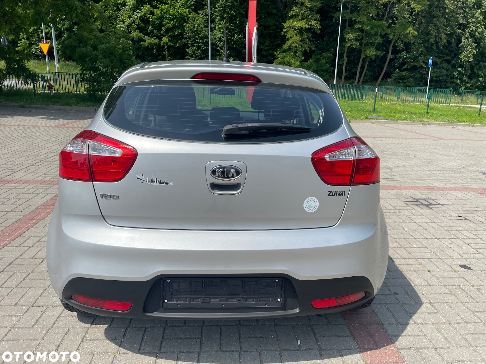 Kia Rio 1.4 L - 8