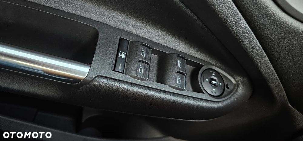 Ford Kuga 1.6 EcoBoost 2x4 Titanium - 12
