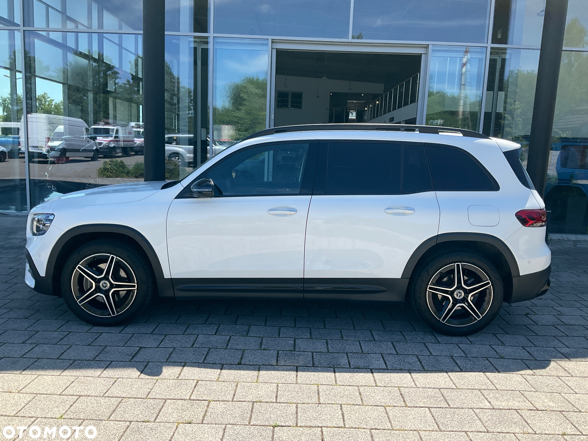 Mercedes-Benz GLB 200 AMG Line 7G-DCT - 4