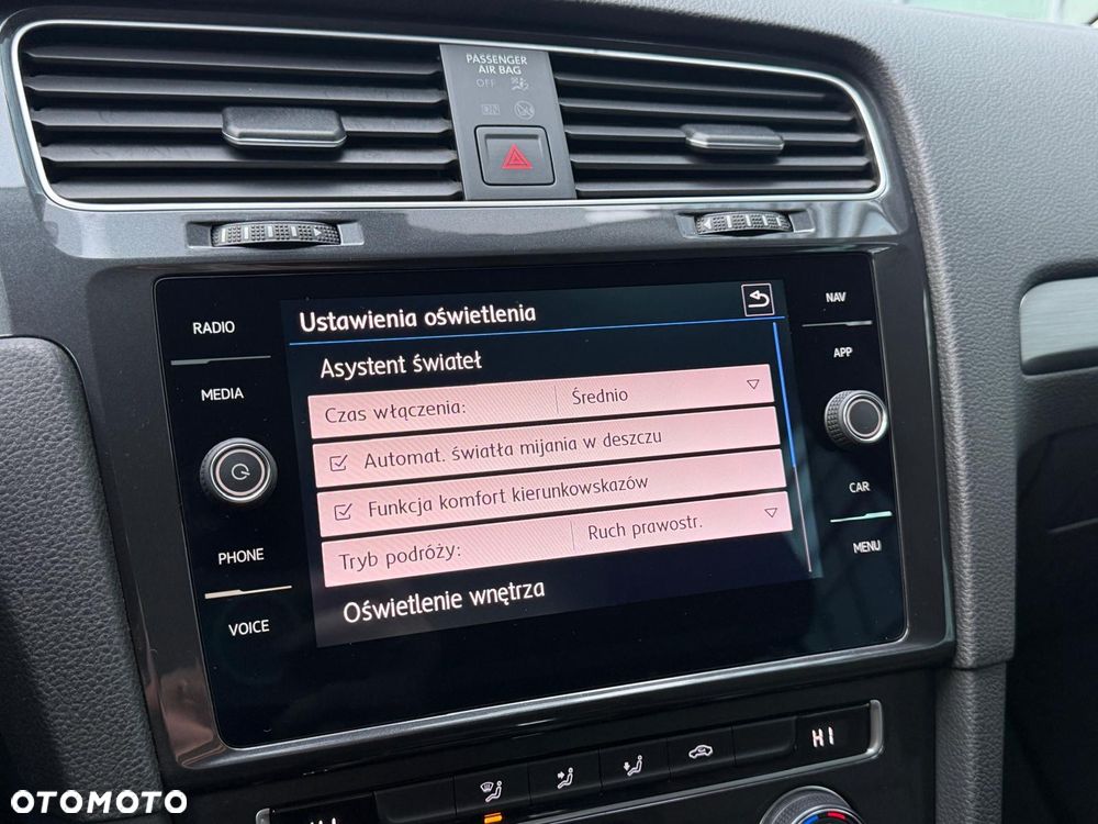 Volkswagen Golf 1.5 TSI BMT Comfortline DSG - 29