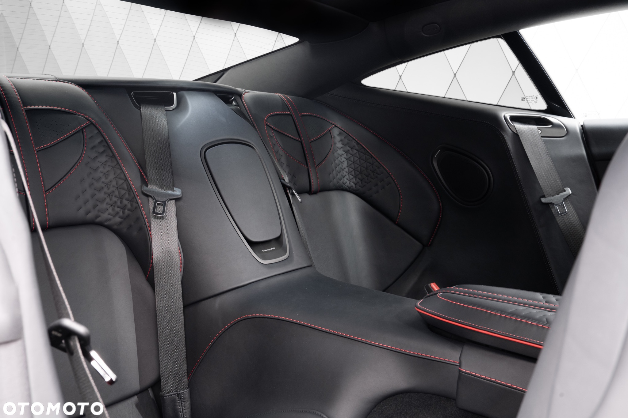 Aston Martin DBS - 17