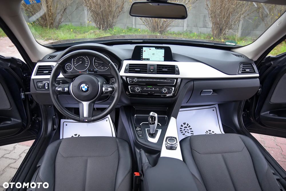 BMW Seria 3 320i xDrive Edition M Sport Shadow - 29
