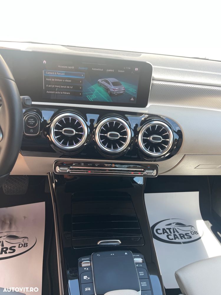 Mercedes-Benz CLA 180 - 35