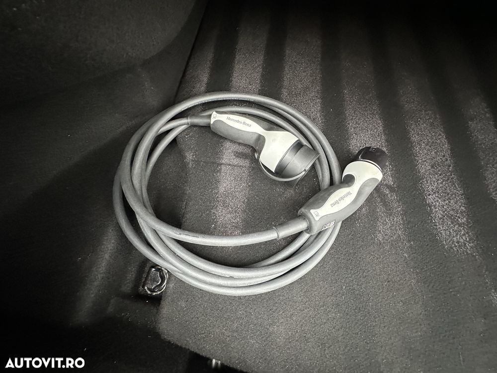 Mercedes-Benz A 250 e Sedan Aut. - 24