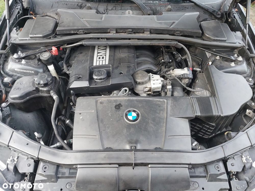 BMW Seria 3 320i - 8