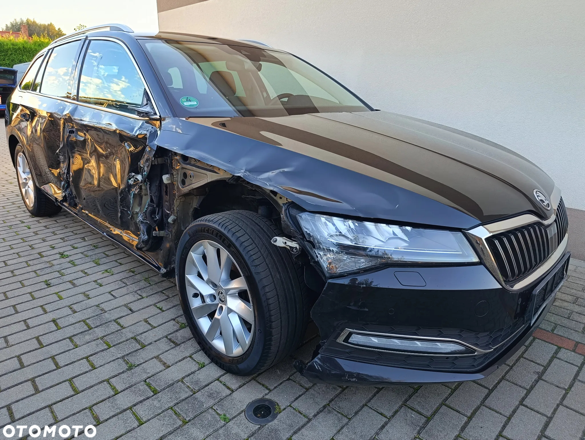 Skoda Superb Combi 2.0 TDI DSG Ambition - 36
