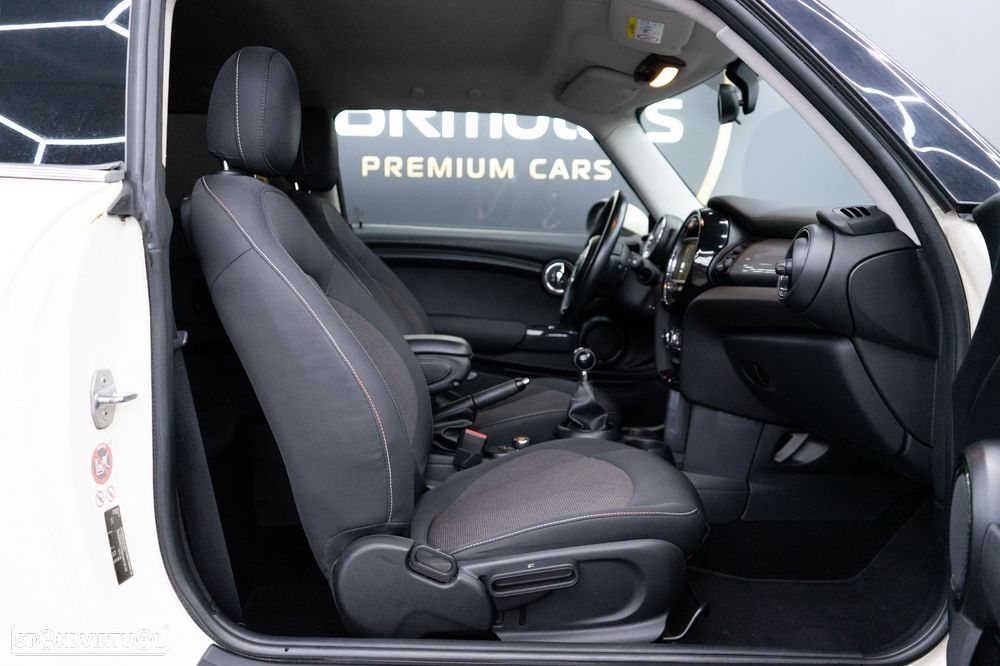 MINI 3 Portas Cooper D - 7