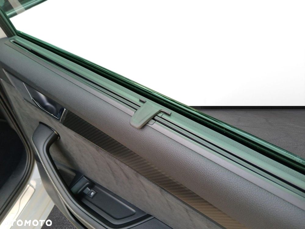 Skoda Superb 2.0 TDI SCR 4x4 Sportline DSG - 34