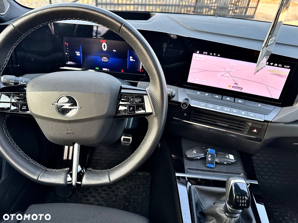 Opel Astra 1.2 Turbo GS - 12