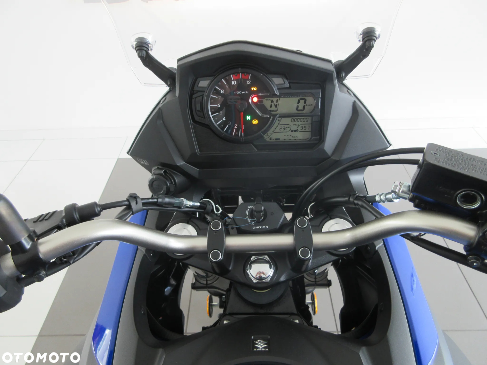 Suzuki V-STROM - 7