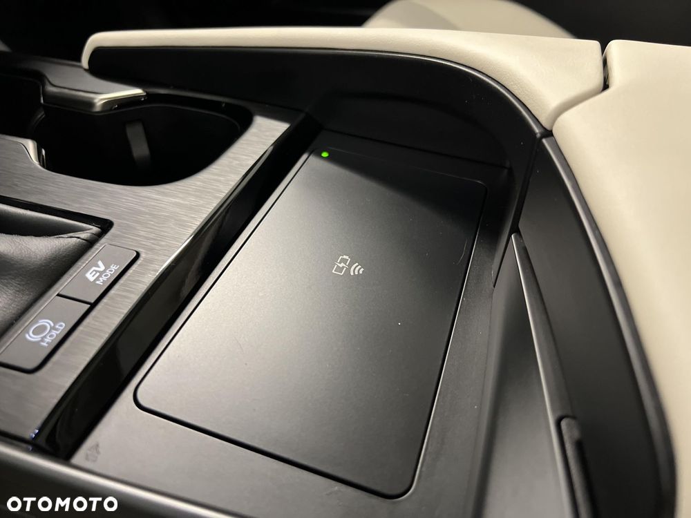 Lexus ES 300h Business Edition - 27