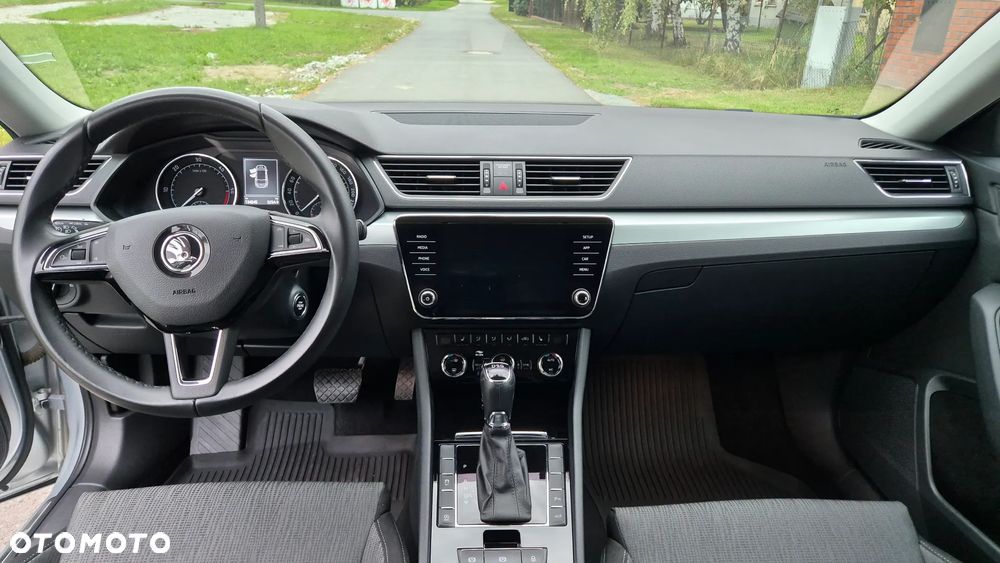 Skoda Superb 2.0 TDI Ambition DSG - 6